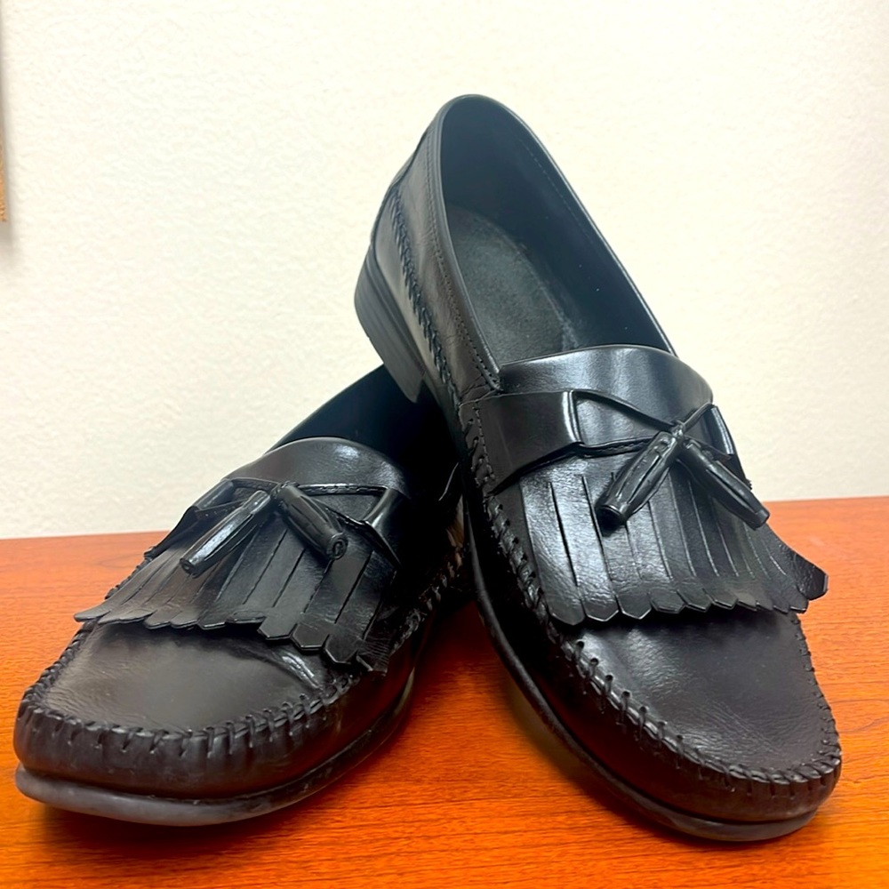 PRICE DROP! Leather tassle loafers in great condition.